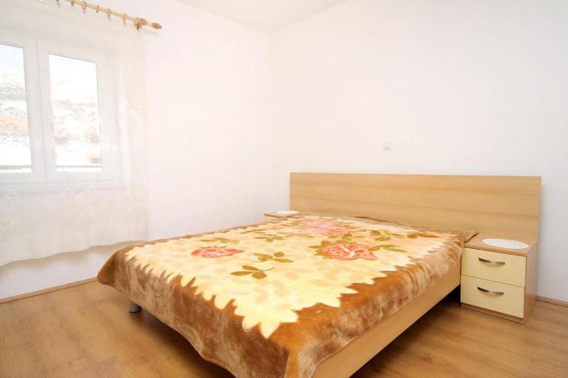 One-Bedroom Apartment with Terrace and Sea View image 2