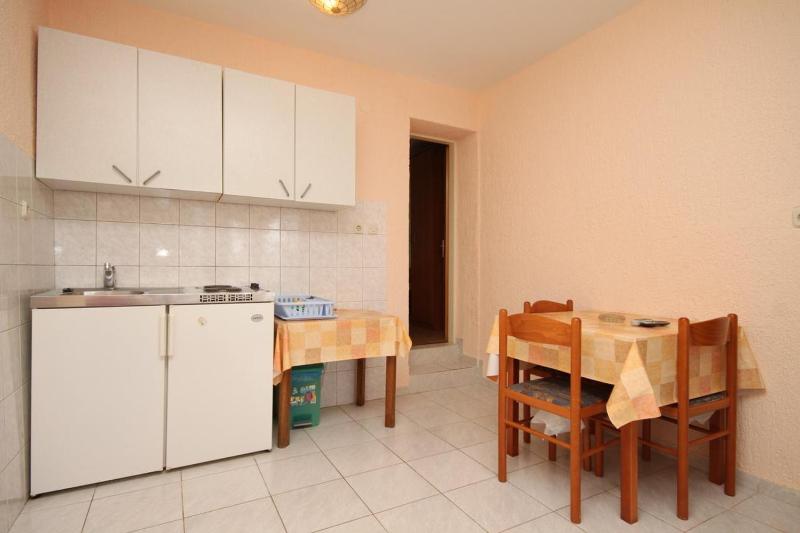 One-Bedroom Apartment with Terrace and Sea View image 2