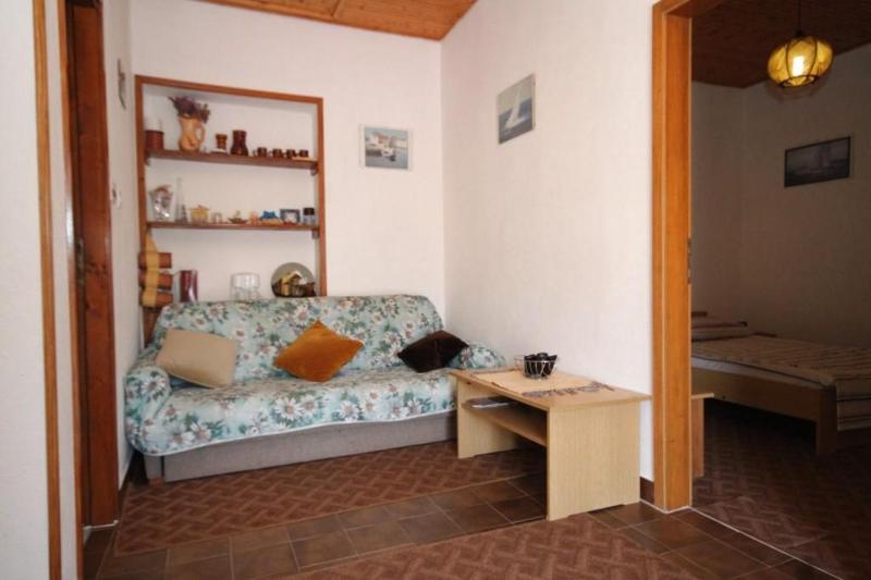 One-Bedroom Apartment with Terrace and Sea View image 2