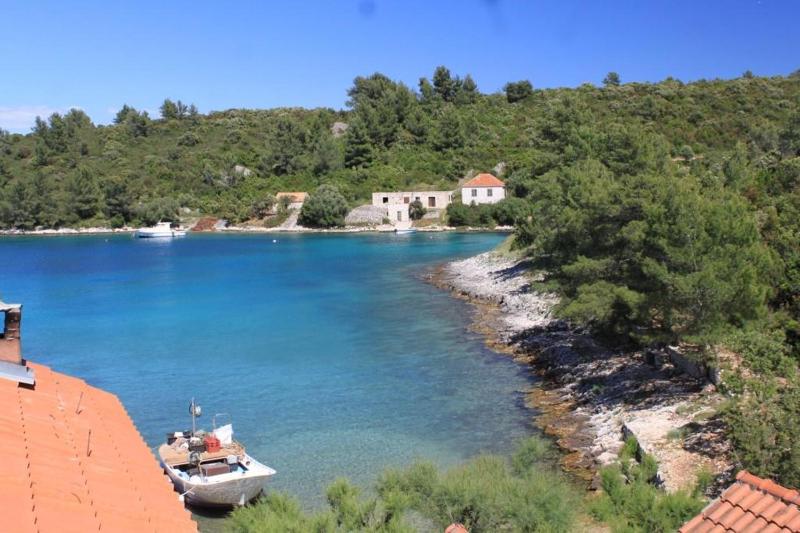One-Bedroom Apartment with Terrace and Sea View image 1