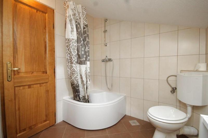 One-Bedroom Apartment with Terrace and Sea View image 2