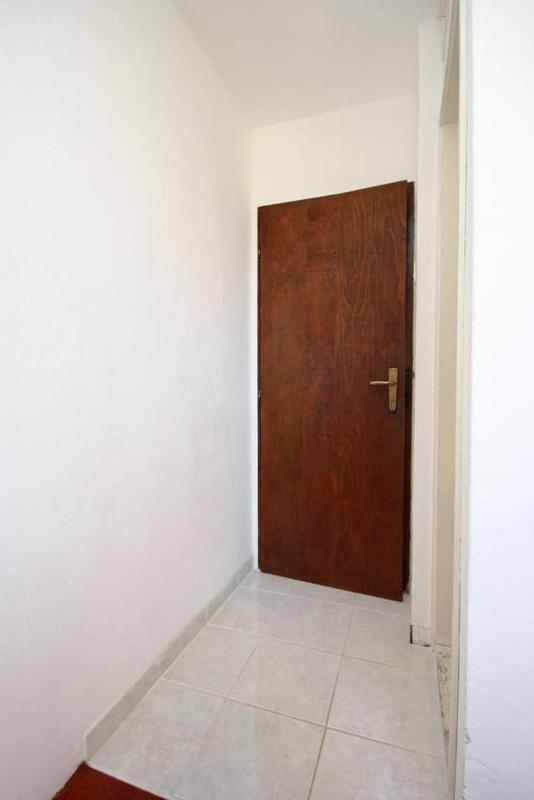 Twin Room with Balcony and Sea View image 3
