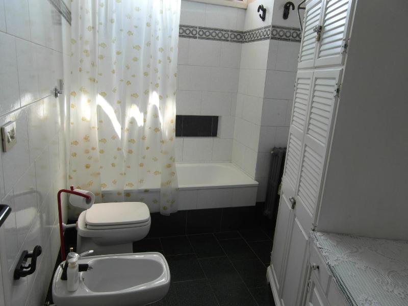 Double or Twin Room image 4