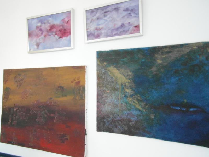 Large Double or Twin Room with Shared Bathroom image 2