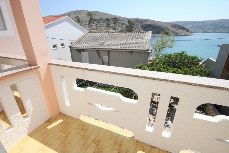 Triple Room with Balcony and Sea View image 3