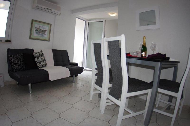 Two-Bedroom Apartment with Balcony image 3