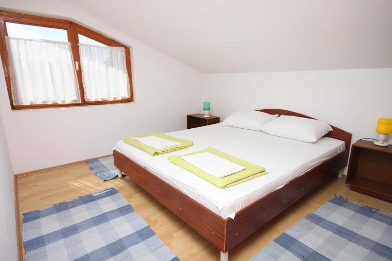 One-Bedroom Apartment with Balcony and Sea View image 3