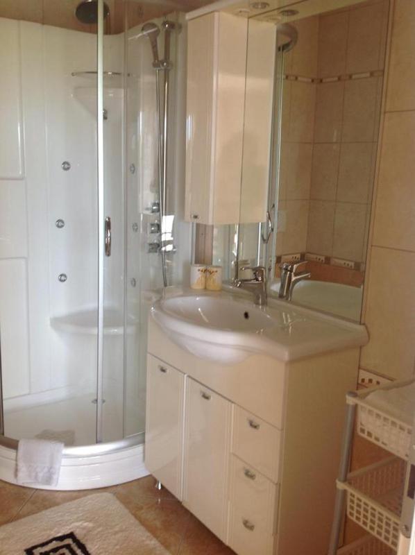 One-Bedroom Apartment with Balcony image 2