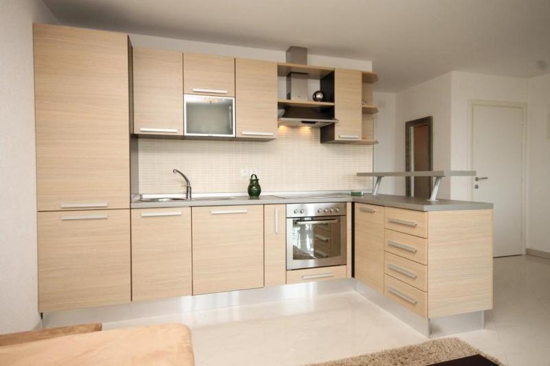 One-Bedroom Apartment with Balcony and Sea View image 3