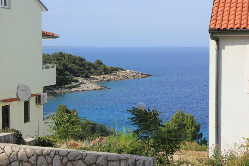 One-Bedroom Apartment with Terrace and Sea View image 3