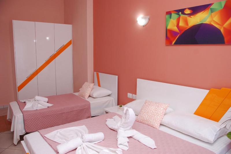 Triple Room with Balcony image 3