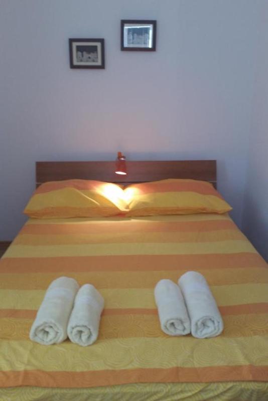 One-Bedroom Apartment with Balcony and Sea View image 1