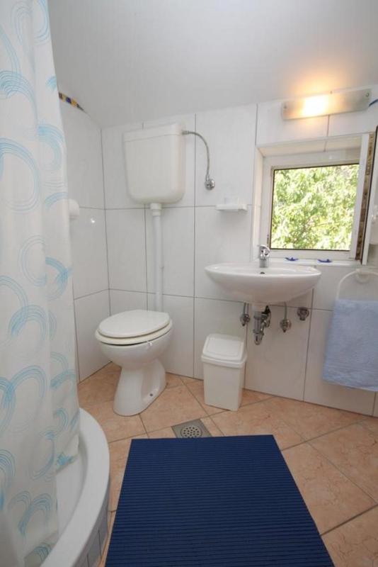Two-Bedroom Apartment with Terrace and Sea View image 3