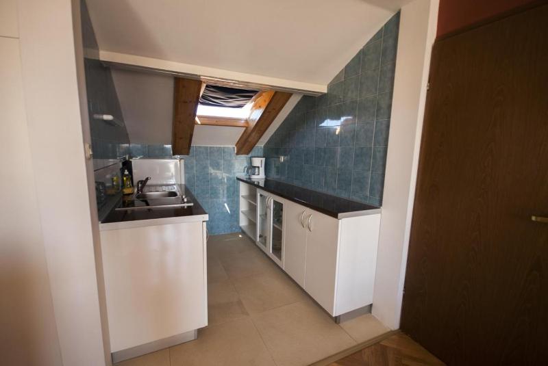 One-Bedroom Apartment with Terrace and Sea View image 3