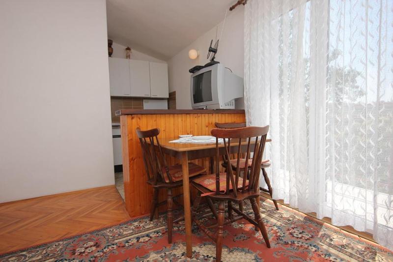 Studio with Balcony image 1
