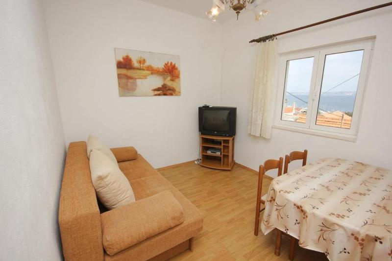 One-Bedroom Apartment with Terrace and Sea View image 1
