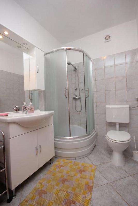 One-Bedroom Apartment with Terrace and Sea View image 1