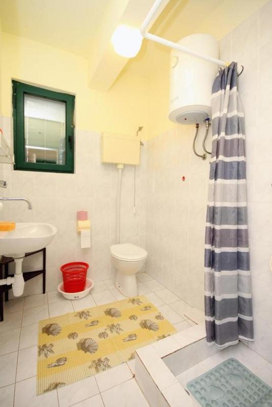 Two-Bedroom Apartment with Terrace and Sea View image 1