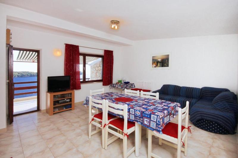 Apartment with Terrace and Sea View image 3
