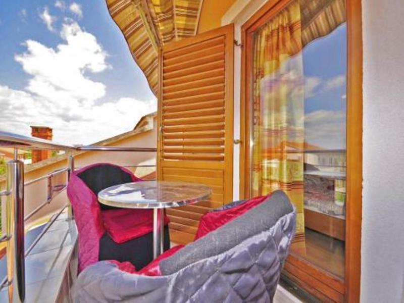 One-Bedroom Apartment with Balcony image 1