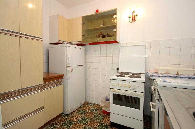Three-Bedroom Apartment with Balcony and Sea View image 3