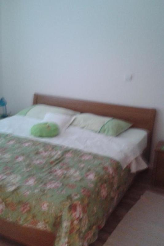 One-Bedroom Apartment with Balcony and Sea View image 4