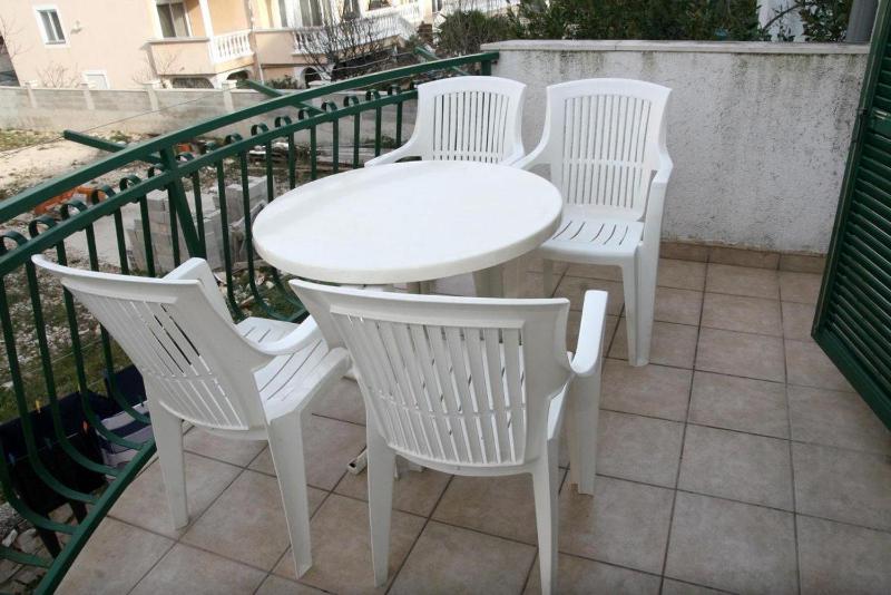 Two-Bedroom Apartment with Balcony image 3