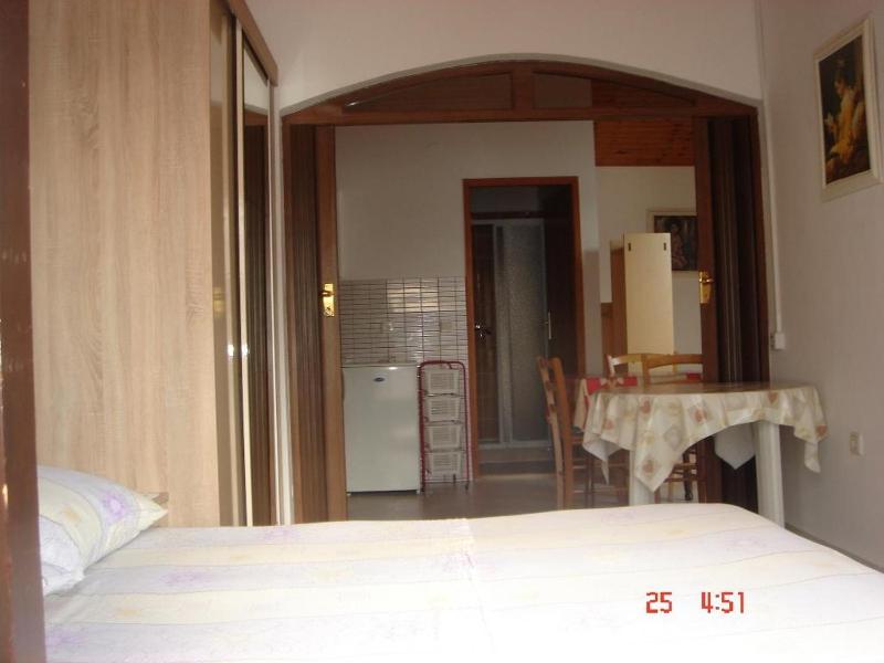 One-Bedroom Apartment with Balcony and Sea View image 3