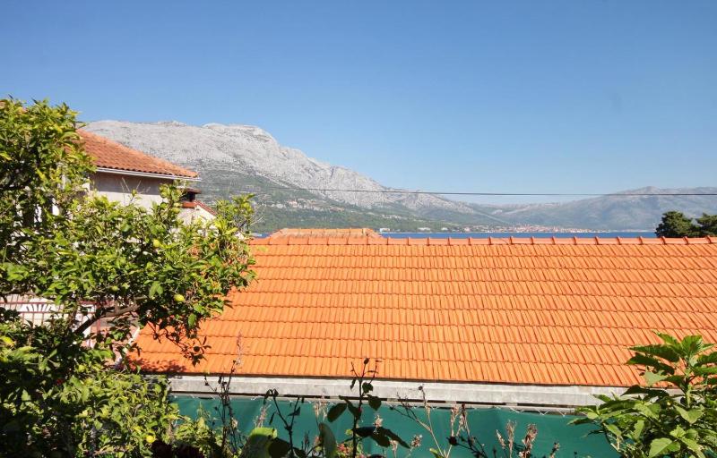One-Bedroom Apartment with Terrace and Sea View image 2