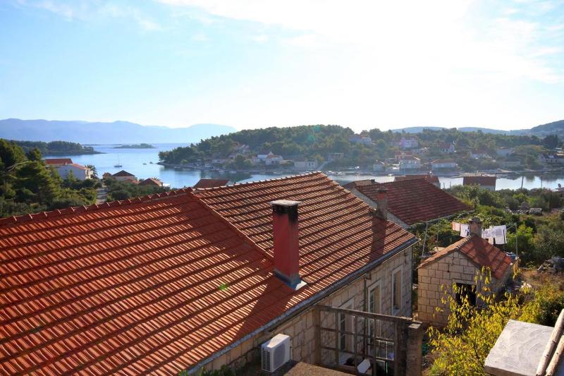 Two-Bedroom Apartment with Balcony and Sea View image 3