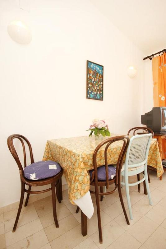 Two-Bedroom Apartment with Terrace and Sea View image 2