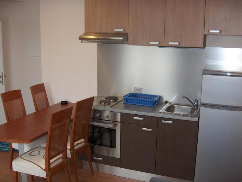 One-Bedroom Apartment with Terrace image 3