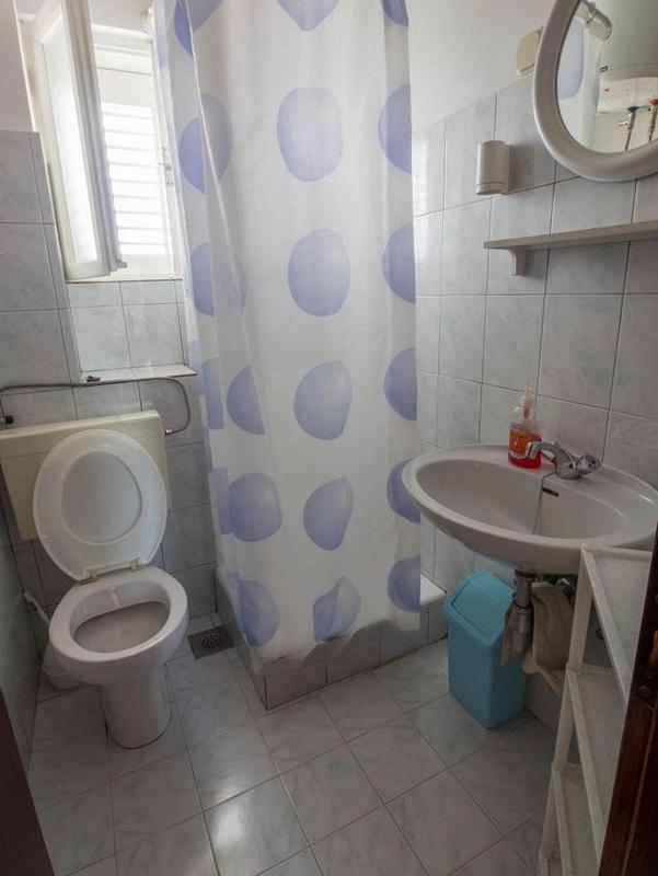 One-Bedroom Apartment image 1