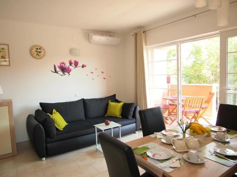 One-Bedroom Apartment with Balcony image 3