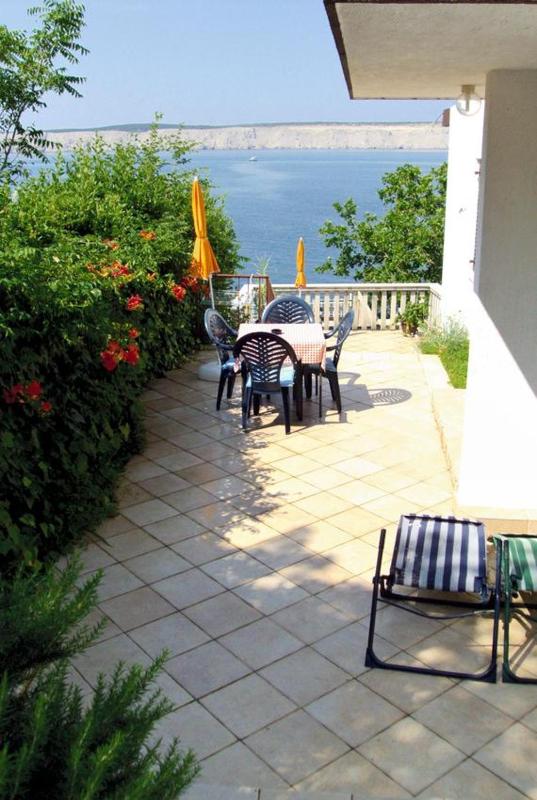 Two-Bedroom Apartment with Terrace and Sea View image 3