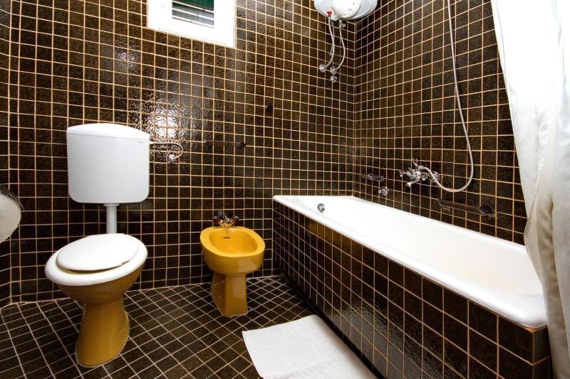 Two-Bedroom Apartment with Terrace and Sea View image 3