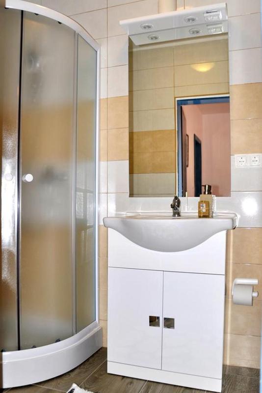One-Bedroom Apartment image 1