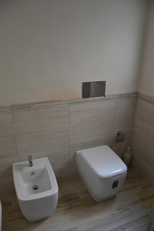 Deluxe Single Room with Balcony image 4
