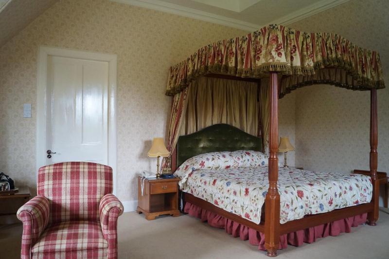 Deluxe Double Room with Four-Poster Bed image 4