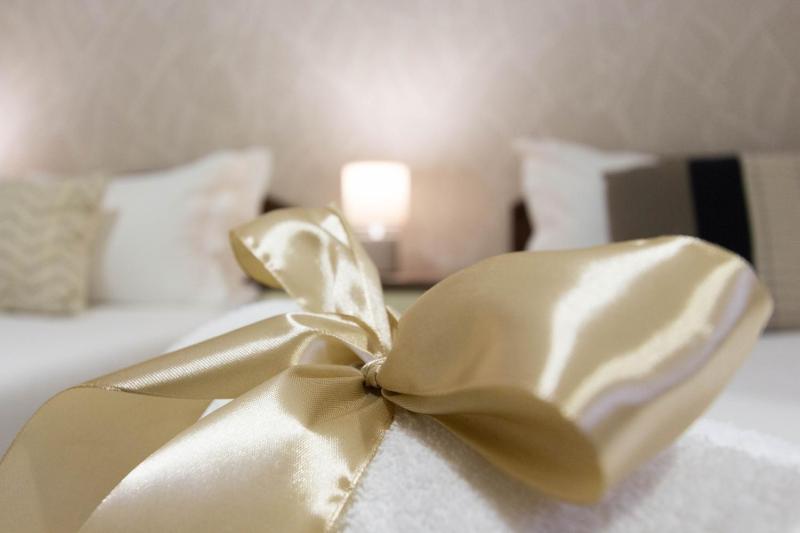 Standard Double or Twin Room image 4