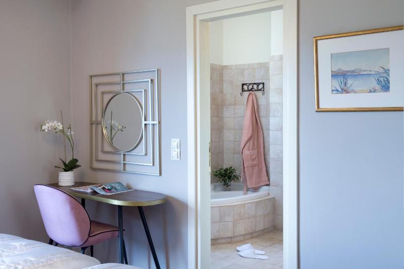Avra Private Suites - image 26