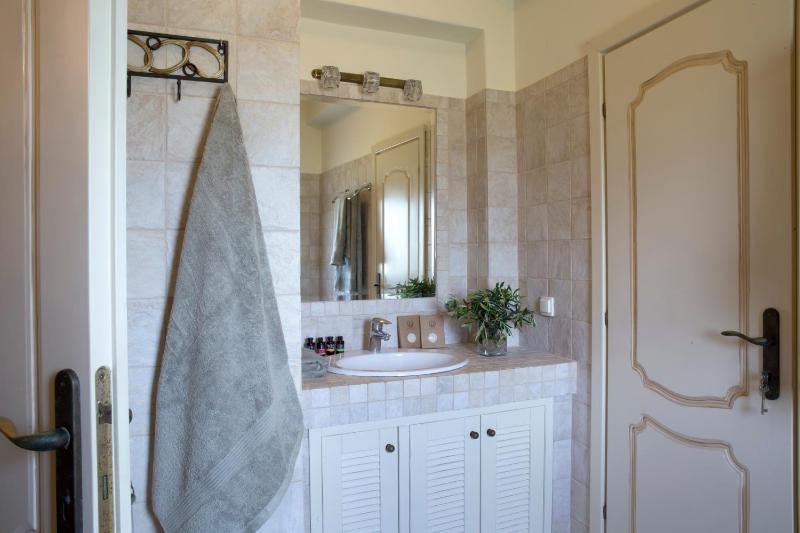 Avra Private Suites - image 14