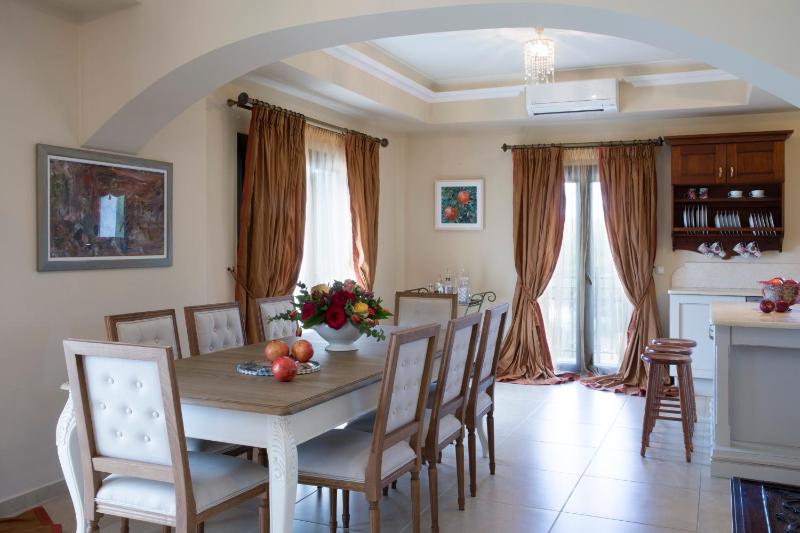 Avra Private Suites - image 46