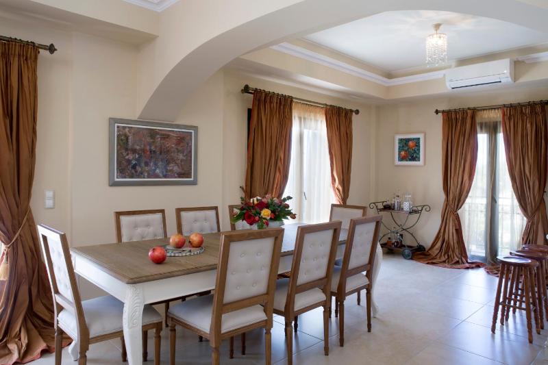Avra Private Suites - image 37