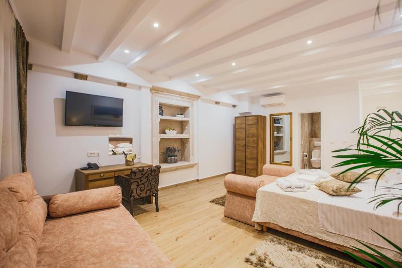 Heritage Hotel Dea Hvar - image 11