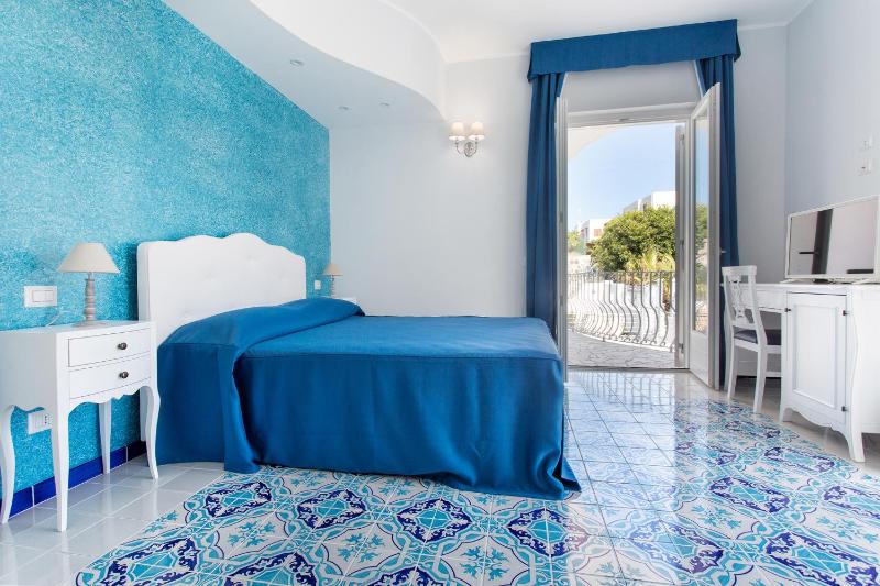 Superior Double Room image 2