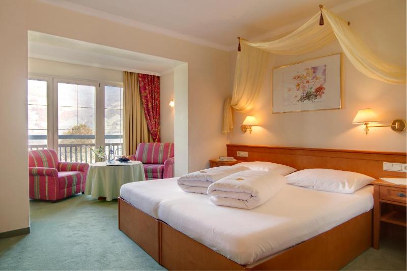 Double Room with Balcony image 4