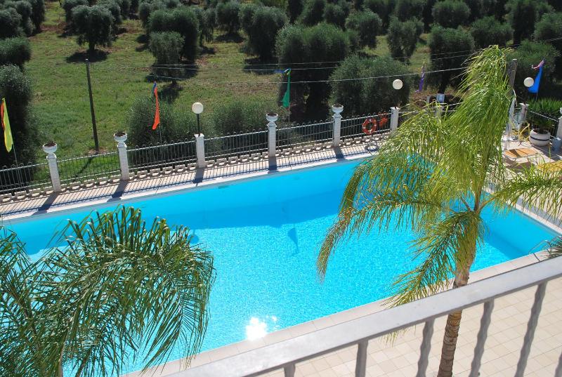 Double Room with Balcony and Sea View image 4