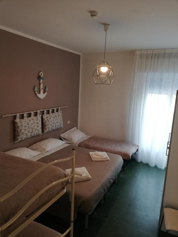 Standard Family Room image 1