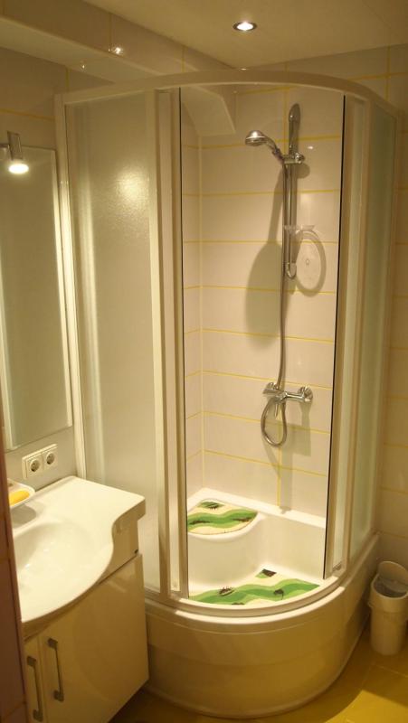 Studio Apartment image 4